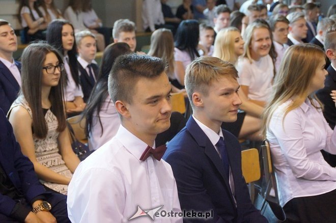 Zakończenie roku szkolnego klas III w Gimnazjum nr 5 [22.06.2017] - zdjęcie #65 - eOstroleka.pl