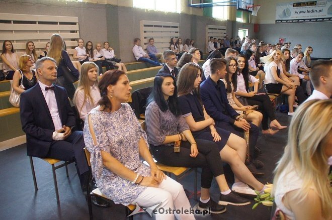 Zakończenie roku szkolnego klas III w Gimnazjum nr 5 [22.06.2017] - zdjęcie #71 - eOstroleka.pl