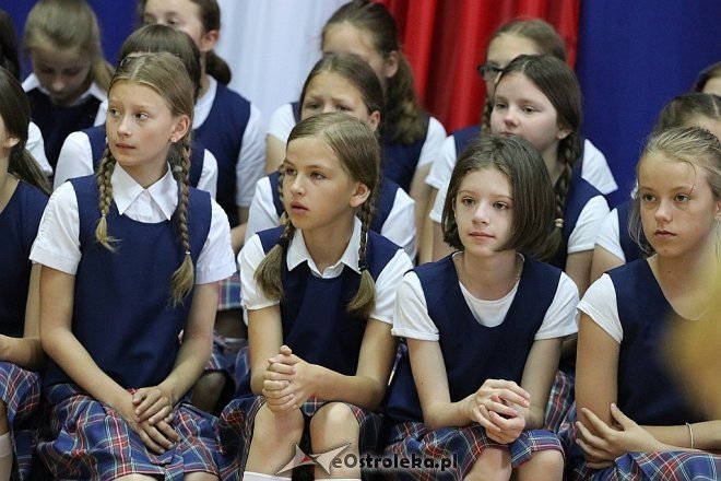 Zakończenie roku szkolnego w Szkole Podstawowej nr 1 [23.06.2017] - zdjęcie #4 - eOstroleka.pl
