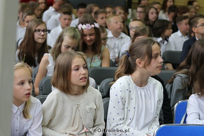 Zakończenie roku szkolnego w Szkole Podstawowej nr 1 [23.06.2017] - zdjęcie #24 - eOstroleka.pl