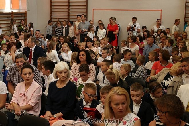 Zakończenie roku szkolnego w Szkole Podstawowej nr 5 [23.06.2017] - zdjęcie #1 - eOstroleka.pl