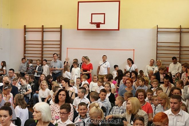 Zakończenie roku szkolnego w Szkole Podstawowej nr 5 [23.06.2017] - zdjęcie #4 - eOstroleka.pl