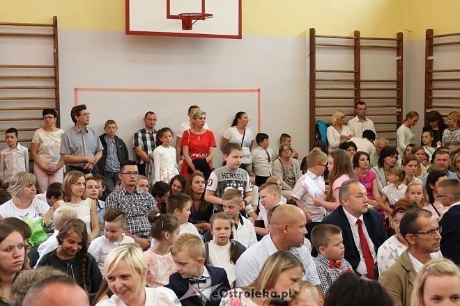 Zakończenie roku szkolnego w Szkole Podstawowej nr 5 [23.06.2017] - zdjęcie #9 - eOstroleka.pl