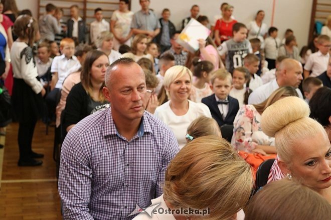 Zakończenie roku szkolnego w Szkole Podstawowej nr 5 [23.06.2017] - zdjęcie #10 - eOstroleka.pl