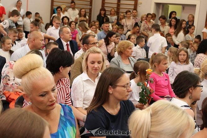 Zakończenie roku szkolnego w Szkole Podstawowej nr 5 [23.06.2017] - zdjęcie #11 - eOstroleka.pl