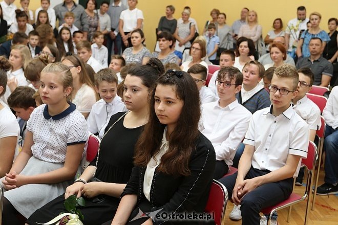 Zakończenie roku szkolnego w Szkole Podstawowej nr 6 [23.06.2017] - zdjęcie #43 - eOstroleka.pl