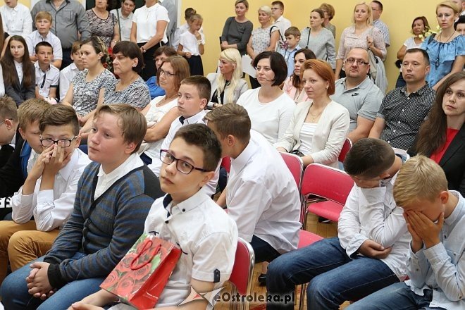 Zakończenie roku szkolnego w Szkole Podstawowej nr 6 [23.06.2017] - zdjęcie #45 - eOstroleka.pl