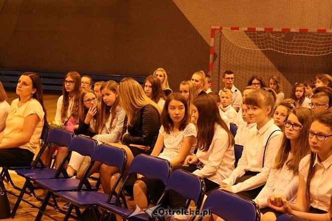 Zakończenie roku szkolnego w Szkole Podstawowej nr 10 [23.06.2017] - zdjęcie #3 - eOstroleka.pl