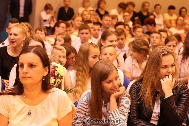Zakończenie roku szkolnego w Szkole Podstawowej nr 10 [23.06.2017] - zdjęcie #20 - eOstroleka.pl