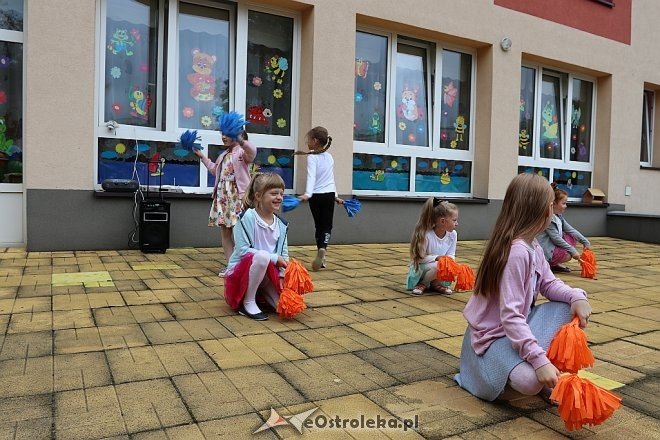 Otwarcie placu zabaw w Przedszkolu Miejskim nr 8 [26.06.2017] - zdjęcie #30 - eOstroleka.pl