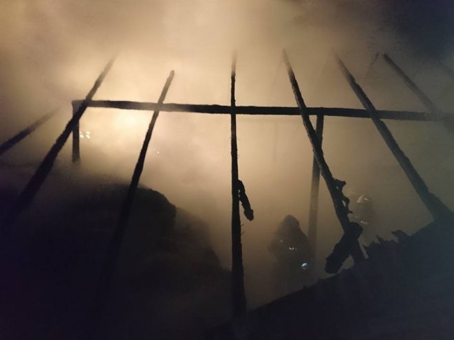 -Po uderzeniu pioruna spłonęła stodoła [ZDJĘCIA] - zdjęcie #25 - eOstroleka.pl