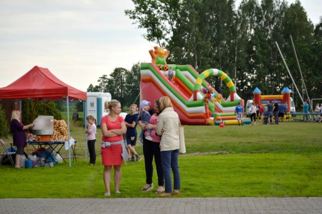 Festyn rodzinny w Babie [ZDJĘCIA] - zdjęcie #7 - eOstroleka.pl