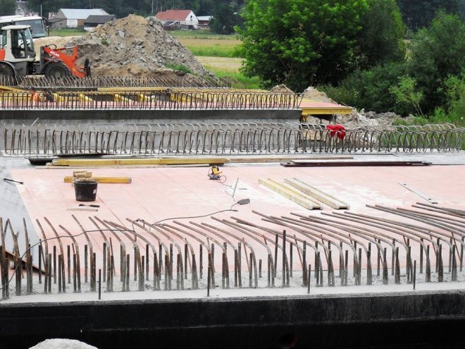 Czarnotrzew: Trwa przebudowa mostu na rzece Omulew [ZDJĘCIA] - zdjęcie #8 - eOstroleka.pl