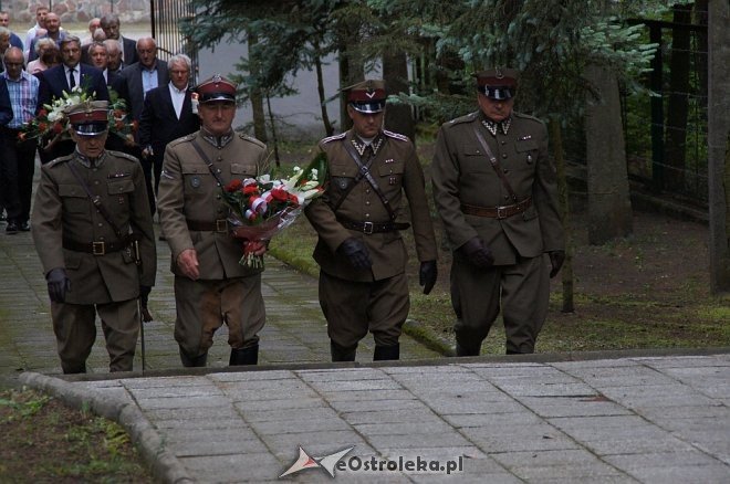 Ostrołęczanie oddali hołd ofiarom zbrodni wołyńskiej [WIDEO, ZDJĘCIA] - zdjęcie #5 - eOstroleka.pl