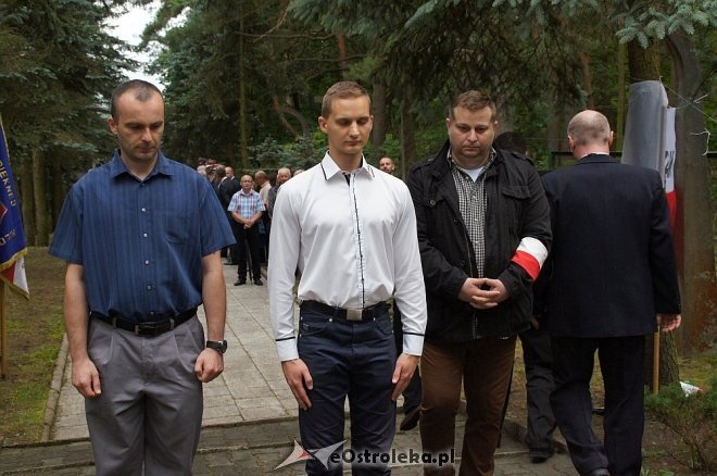Ostrołęczanie oddali hołd ofiarom zbrodni wołyńskiej [WIDEO, ZDJĘCIA] - zdjęcie #41 - eOstroleka.pl