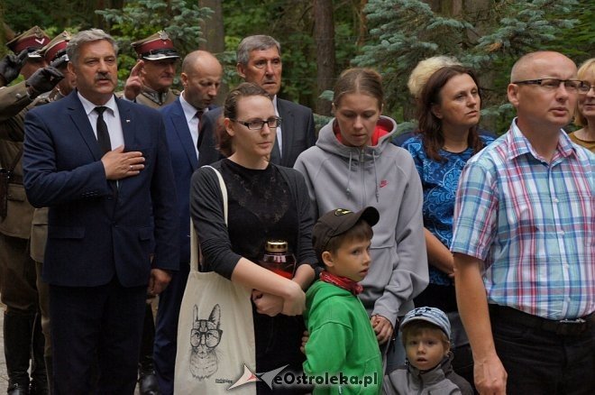 Ostrołęczanie oddali hołd ofiarom zbrodni wołyńskiej [WIDEO, ZDJĘCIA] - zdjęcie #49 - eOstroleka.pl