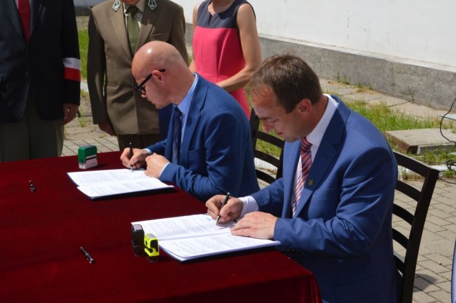 Uroczyste podpisanie umowy na budowę MŻW [14.07.2017] - zdjęcie #17 - eOstroleka.pl