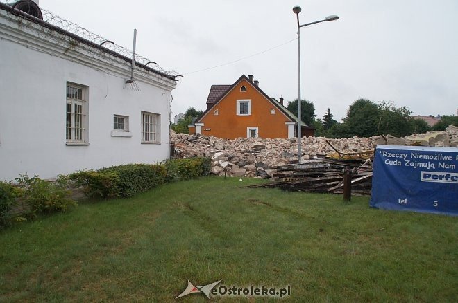 Ekipy budowlane rozpoczęły prace nad Muzeum Żołnierzy Wyklętych [ZDJĘCIA] - zdjęcie #1 - eOstroleka.pl