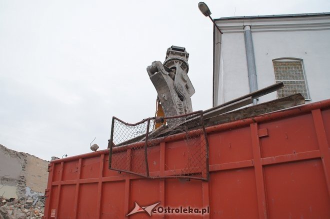 Ekipy budowlane rozpoczęły prace nad Muzeum Żołnierzy Wyklętych [ZDJĘCIA] - zdjęcie #9 - eOstroleka.pl