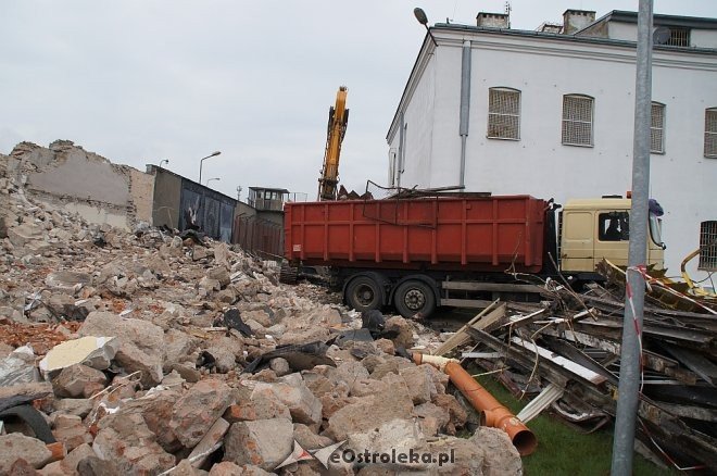 Ekipy budowlane rozpoczęły prace nad Muzeum Żołnierzy Wyklętych [ZDJĘCIA] - zdjęcie #12 - eOstroleka.pl