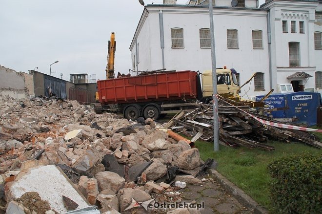 Ekipy budowlane rozpoczęły prace nad Muzeum Żołnierzy Wyklętych [ZDJĘCIA] - zdjęcie #15 - eOstroleka.pl