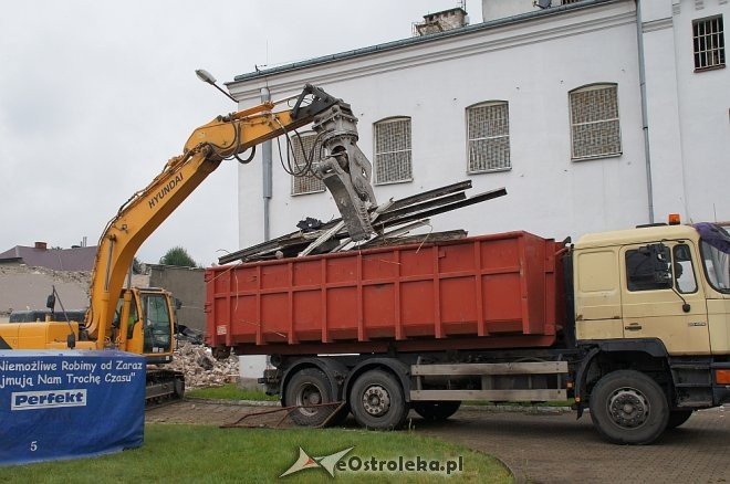 Ekipy budowlane rozpoczęły prace nad Muzeum Żołnierzy Wyklętych [ZDJĘCIA] - zdjęcie #34 - eOstroleka.pl