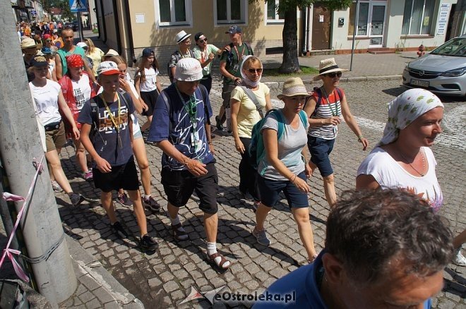 Pielgrzymi z Ełku przeszli przez Ostrołękę [ZDJĘCIA] - zdjęcie #70 - eOstroleka.pl