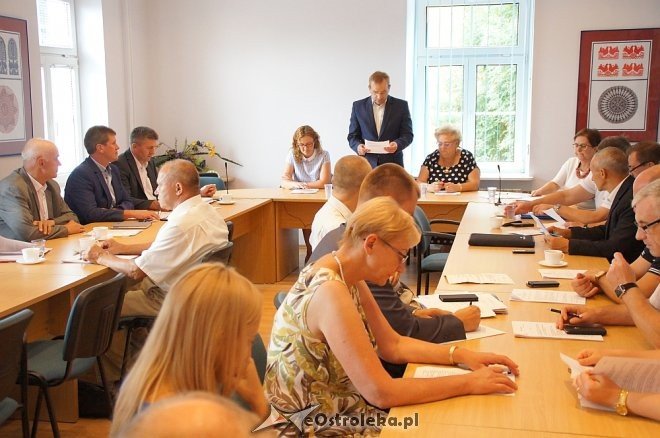 XXXV sesja Rady Powiatu w Ostrołęce [02.08.2017] - zdjęcie #1 - eOstroleka.pl