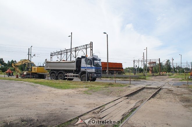 Rozpoczął się remont przejazdu kolejowego na „wylotówce” z Ostrołęki [ZDJĘCIA] - zdjęcie #1 - eOstroleka.pl