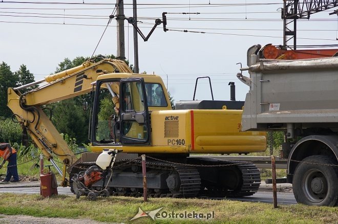 Rozpoczął się remont przejazdu kolejowego na „wylotówce” z Ostrołęki [ZDJĘCIA] - zdjęcie #2 - eOstroleka.pl