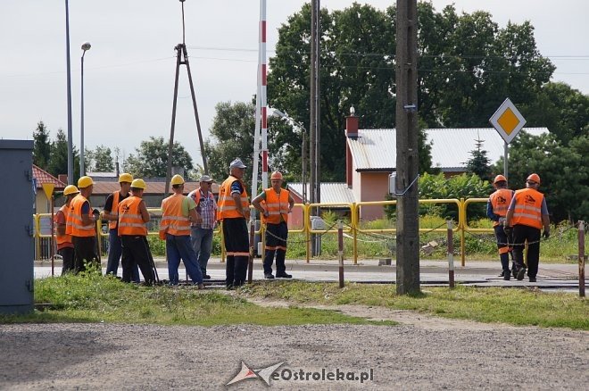 Rozpoczął się remont przejazdu kolejowego na „wylotówce” z Ostrołęki [ZDJĘCIA] - zdjęcie #3 - eOstroleka.pl