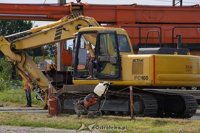 Rozpoczął się remont przejazdu kolejowego na „wylotówce” z Ostrołęki [ZDJĘCIA] - zdjęcie #13 - eOstroleka.pl