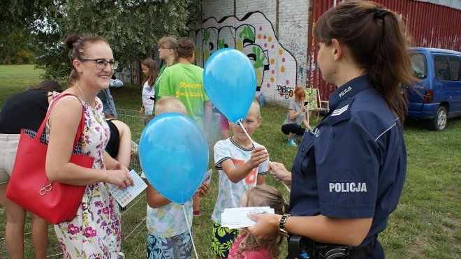 „Cud nad Narwią” z policyjną profilaktyką [ZDJĘCIA] - zdjęcie #2 - eOstroleka.pl