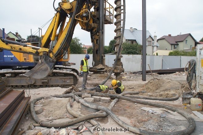 Potężny świder na budowie Muzeum Żołnierzy Wyklętych w Ostrołęce [WIDEO, ZDJĘCIA] - zdjęcie #24 - eOstroleka.pl