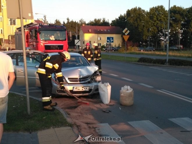 Wypadek na Sikorskiego [30.08.2017] - zdjęcie #4 - eOstroleka.pl