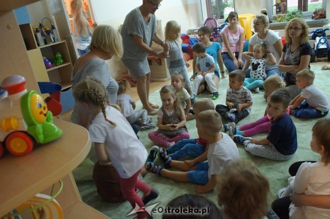Dzień adaptacyjny w Przedszkolu Miejskim nr 17 Kraina Misiów [01.09.2017] - zdjęcie #52 - eOstroleka.pl