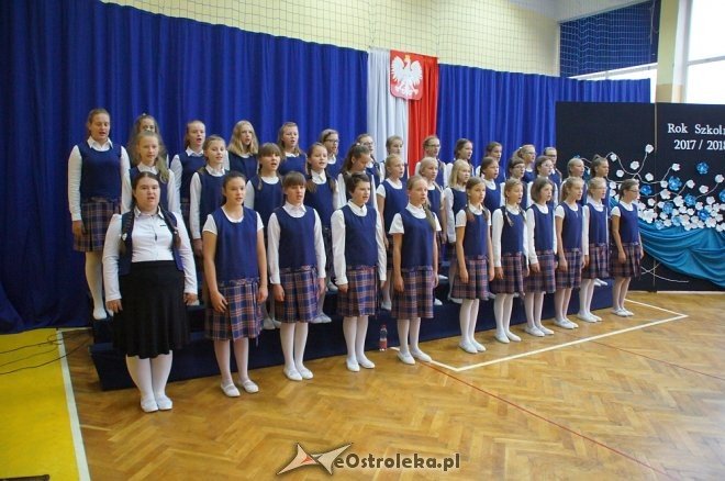 Rozpoczęcie roku szkolnego 2017/2018 w Szkole Podstawowej nr 1 [04.09.2017] - zdjęcie #3 - eOstroleka.pl