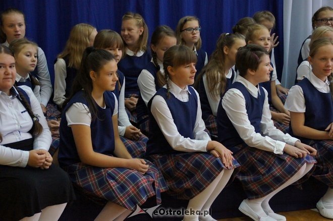 Rozpoczęcie roku szkolnego 2017/2018 w Szkole Podstawowej nr 1 [04.09.2017] - zdjęcie #12 - eOstroleka.pl