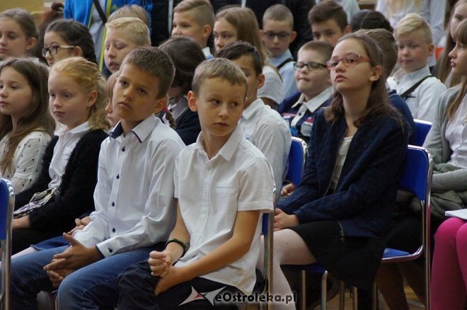 Rozpoczęcie roku szkolnego 2017/2018 w Szkole Podstawowej nr 1 [04.09.2017] - zdjęcie #20 - eOstroleka.pl
