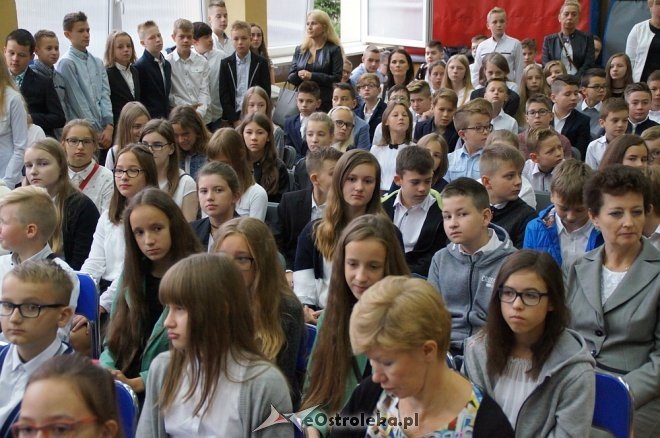 Rozpoczęcie roku szkolnego 2017/2018 w Szkole Podstawowej nr 1 [04.09.2017] - zdjęcie #53 - eOstroleka.pl