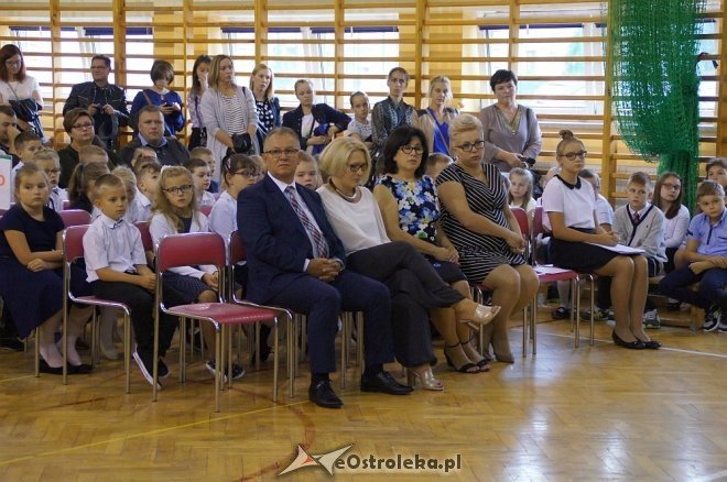 Rozpoczęcie roku szkolnego 2017/2018 w SP nr 6 [04.09.2017] - zdjęcie #4 - eOstroleka.pl
