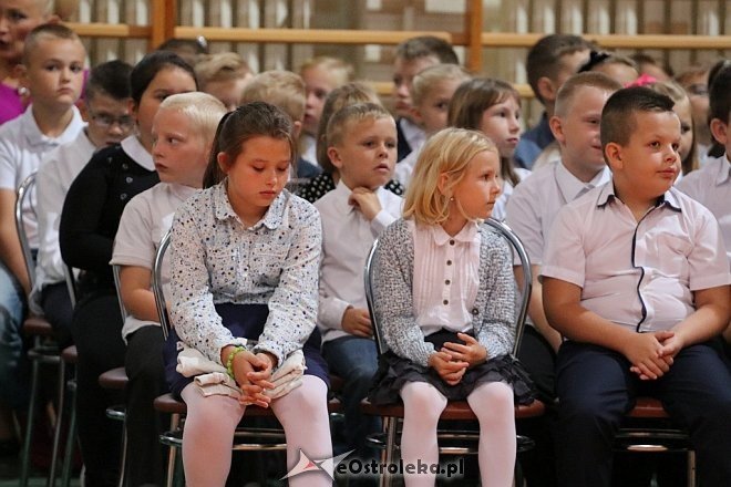 Rozpoczęcie roku szkolnego w Szkole Podstawowej nr 5 [04.09.2017] - zdjęcie #2 - eOstroleka.pl