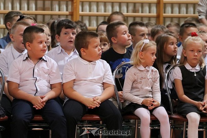 Rozpoczęcie roku szkolnego w Szkole Podstawowej nr 5 [04.09.2017] - zdjęcie #3 - eOstroleka.pl