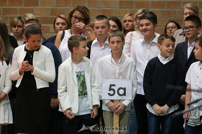 Rozpoczęcie roku szkolnego w Szkole Podstawowej nr 5 [04.09.2017] - zdjęcie #11 - eOstroleka.pl