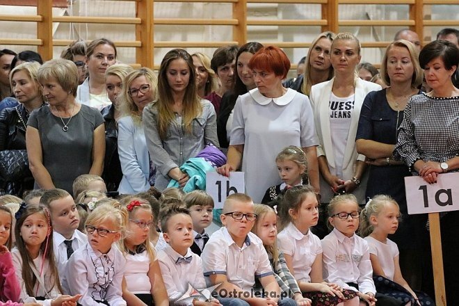 Rozpoczęcie roku szkolnego w Szkole Podstawowej nr 5 [04.09.2017] - zdjęcie #40 - eOstroleka.pl