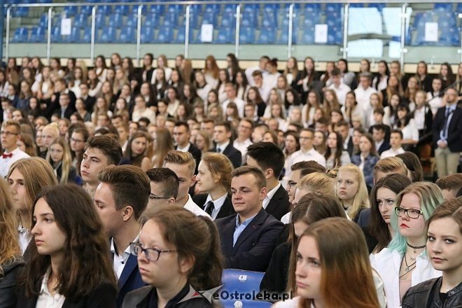 Rozpoczęcie roku szkolnego w I Liceum Ogólnokształcącym [04.09.2017] - zdjęcie #4 - eOstroleka.pl
