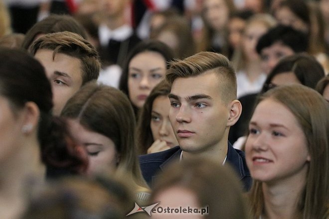 Rozpoczęcie roku szkolnego w I Liceum Ogólnokształcącym [04.09.2017] - zdjęcie #6 - eOstroleka.pl