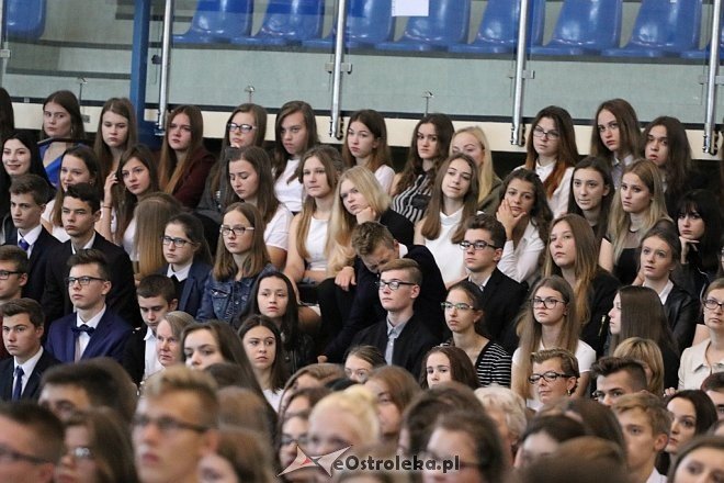 Rozpoczęcie roku szkolnego w I Liceum Ogólnokształcącym [04.09.2017] - zdjęcie #9 - eOstroleka.pl