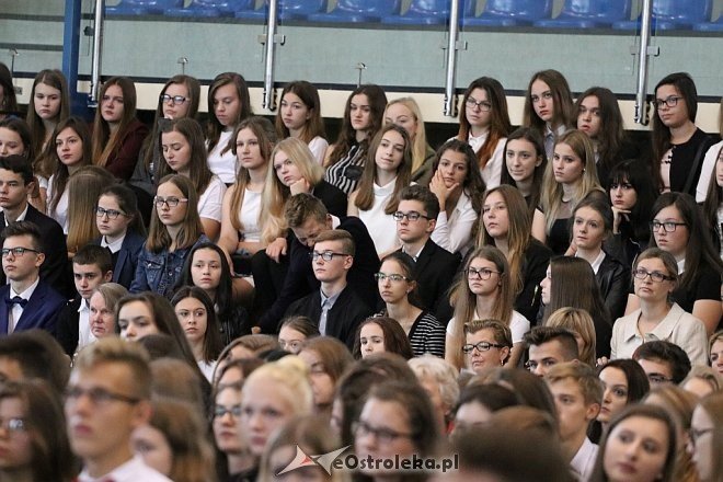 Rozpoczęcie roku szkolnego w I Liceum Ogólnokształcącym [04.09.2017] - zdjęcie #10 - eOstroleka.pl