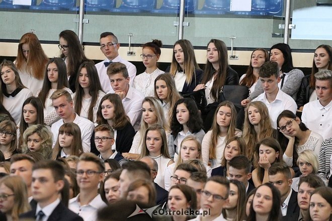 Rozpoczęcie roku szkolnego w I Liceum Ogólnokształcącym [04.09.2017] - zdjęcie #15 - eOstroleka.pl